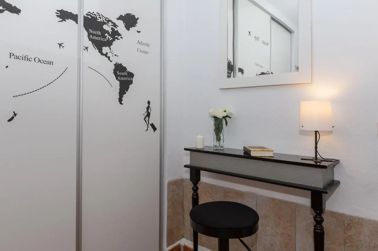 Apartamento La Colina 토레몰리노스 아파트